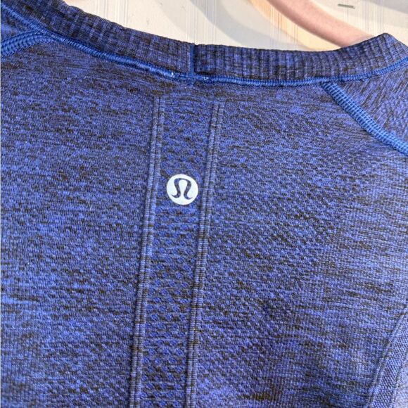 Lululemon Blue Long Sleeve Athletic Top Sz 8 - Picture 6 of 8